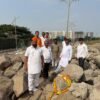 बालेवाडी ते कस्पटेवाडी वाकडला जोडणाऱ्या व पुणे महानगरपालिकेच्या हलगर्जीपणामुळे रखडलेल्या पुलाची दसऱ्याच्या मुहूर्तावर पूजा करून स्वाभिमानी पक्षाने व्यक्त केला निषेध!